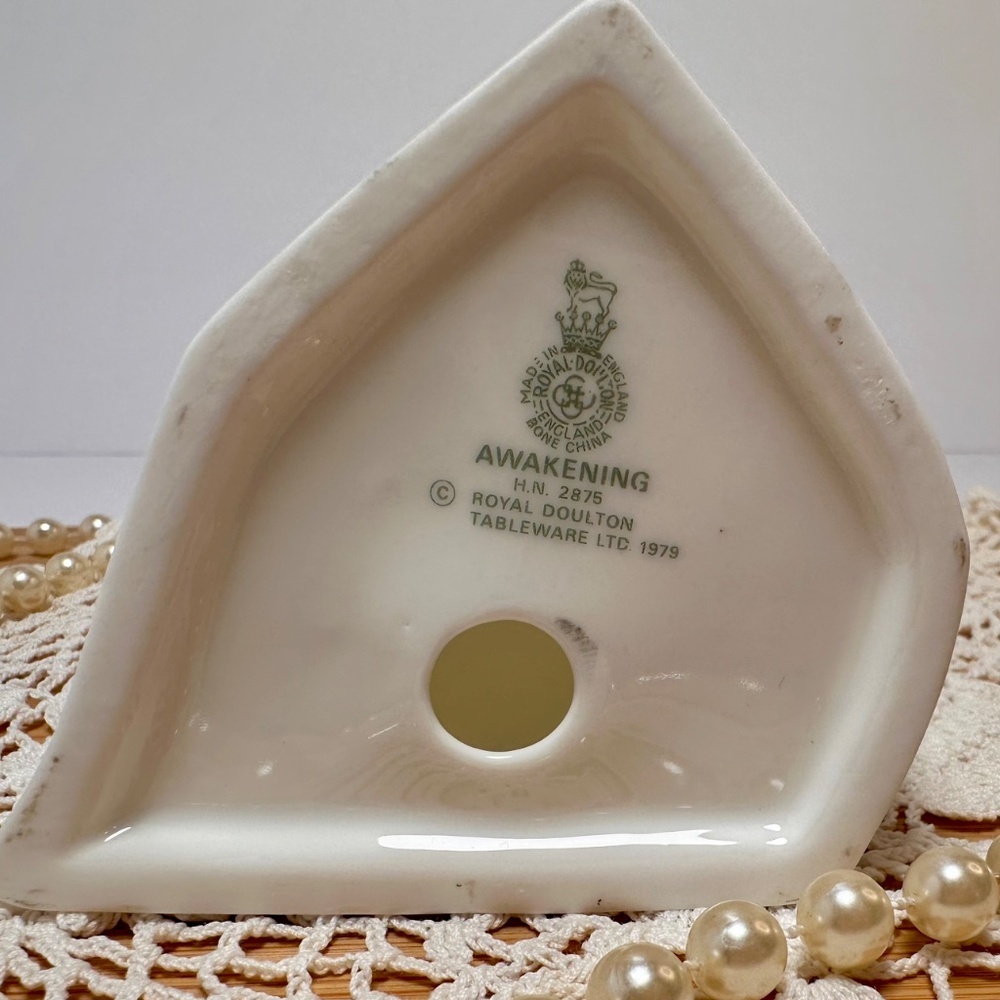 Royal Doulton Images âAwakeningâ Porcelain Figurine | Arms Raised - Picture 6 of 6